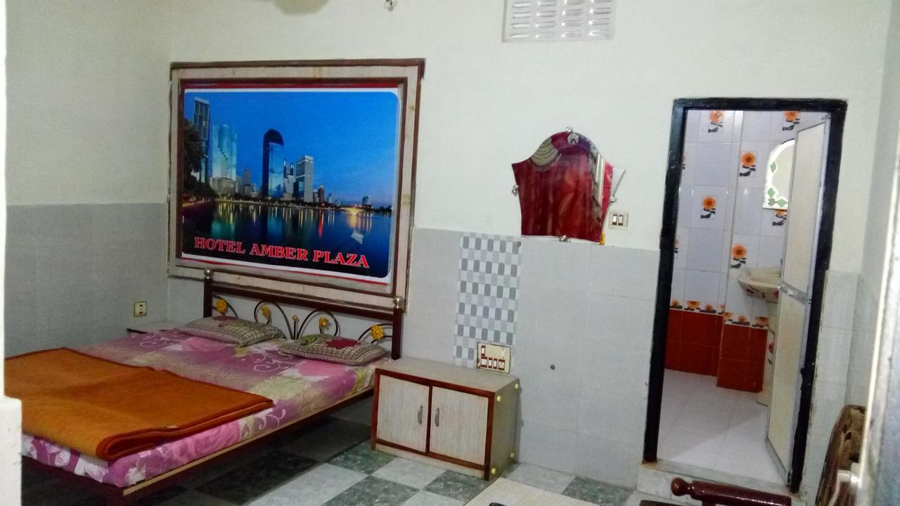 Hôtel Amber Plaza à Chittorgarh Extérieur photo