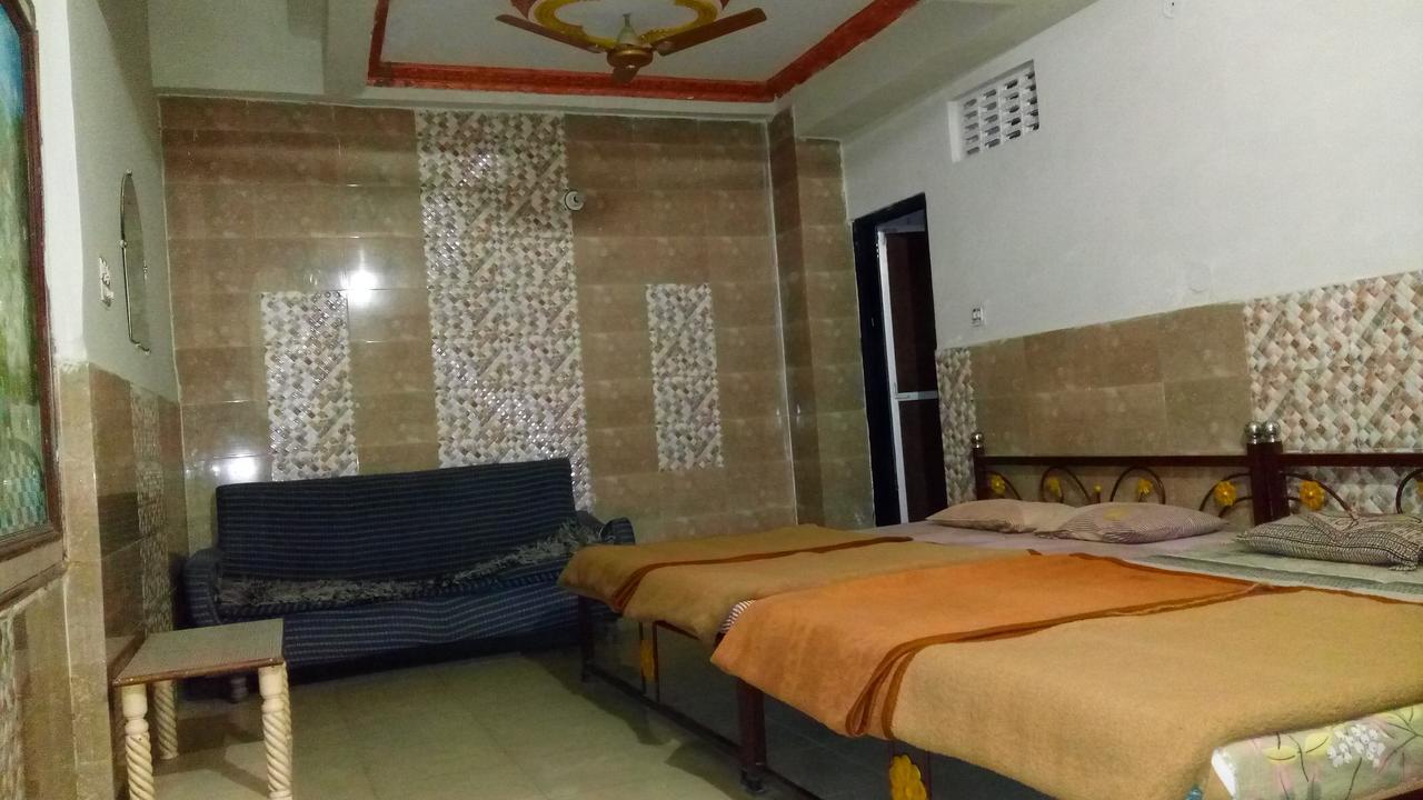 Hôtel Amber Plaza à Chittorgarh Extérieur photo